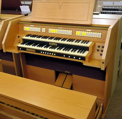 Viscount Jubilate 330DLX
